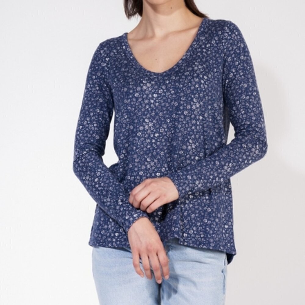 AE Blue & White Floral Long-Sleeve V-Neck Plush Top Soft Comfy Women’s Size XL